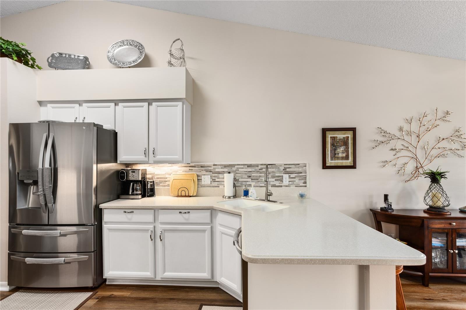 25233 LOST OAK CIR, LEESBURG, FL — photo 17