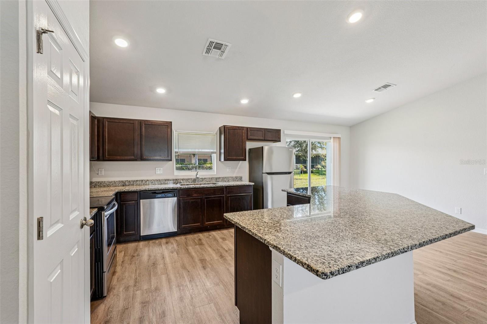 1137 NW 20TH AVE, CAPE CORAL, FL — photo 6