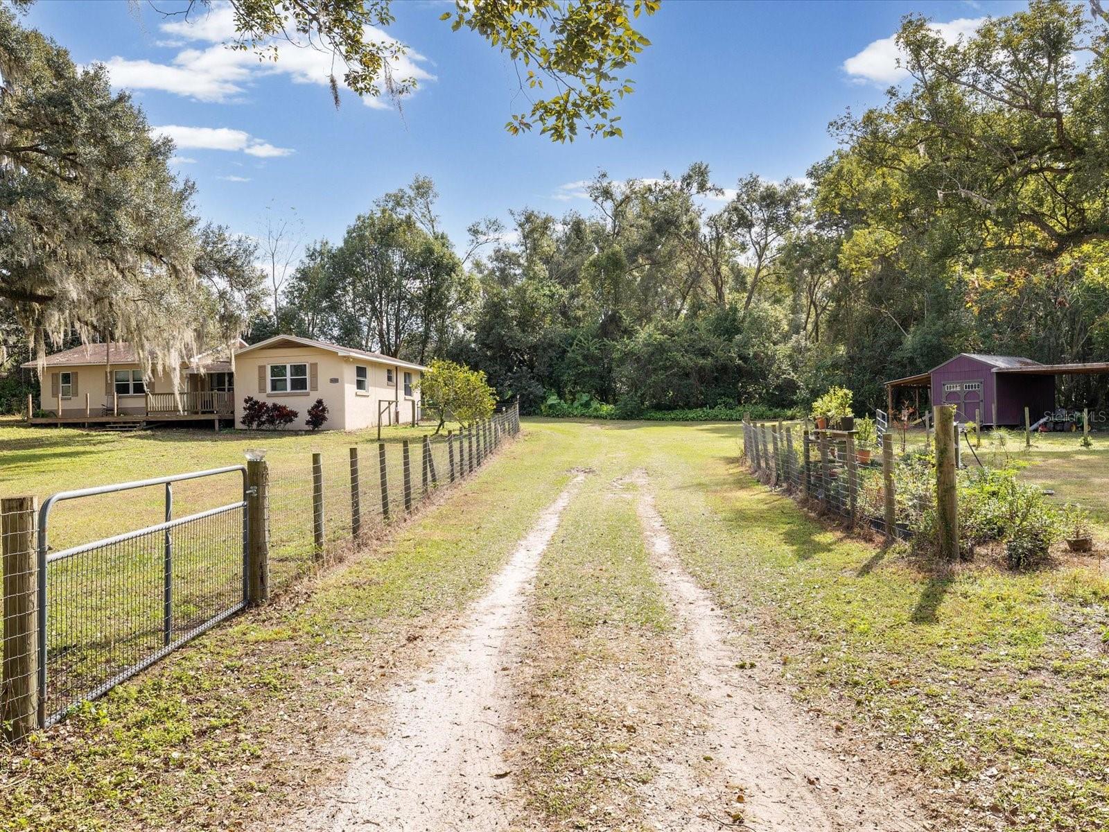 36228 CLINTON AVE, DADE CITY, FL — photo 37