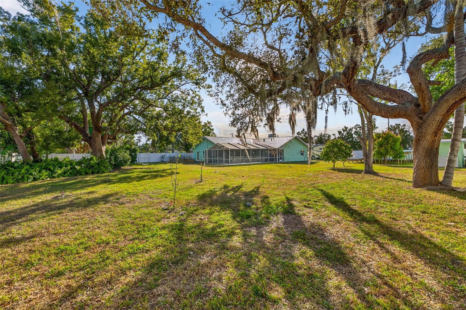 11945 74TH AVE, SEMINOLE, FL — photo 39