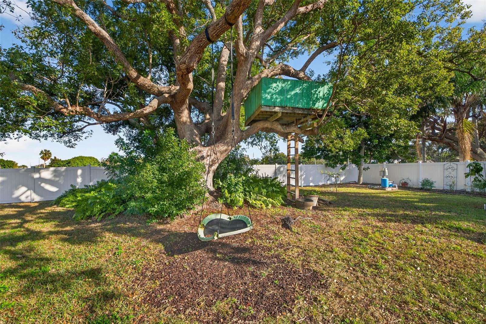 11945 74TH AVE, SEMINOLE, FL — photo 40