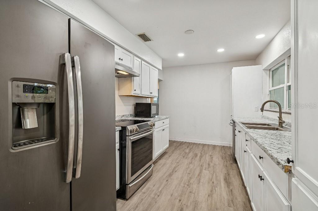 4601 VENETIAN BLVD NE, ST PETERSBURG, FL — photo 7