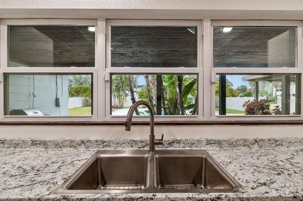 4601 VENETIAN BLVD NE, ST PETERSBURG, FL — photo 8