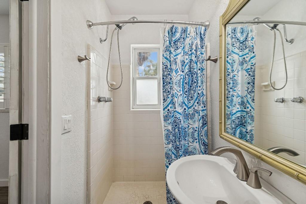4601 VENETIAN BLVD NE, ST PETERSBURG, FL — photo 15