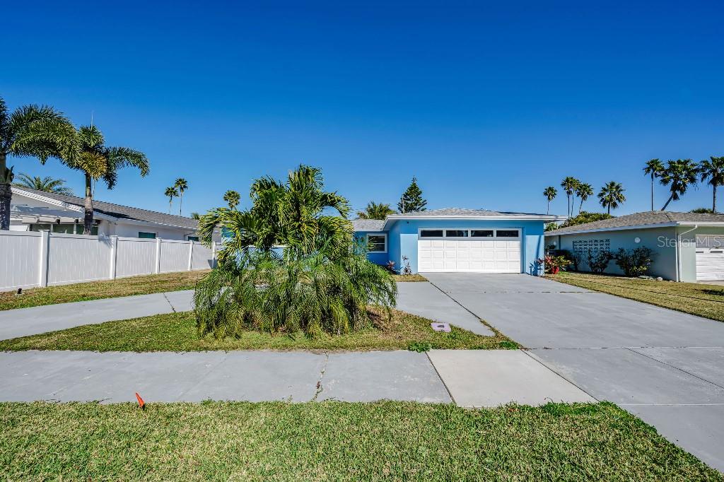 60 KIPLING PLZ, CLEARWATER BEACH, FL — photo 2