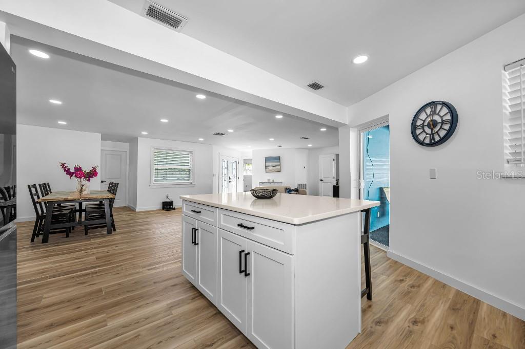 60 KIPLING PLZ, CLEARWATER BEACH, FL — photo 17