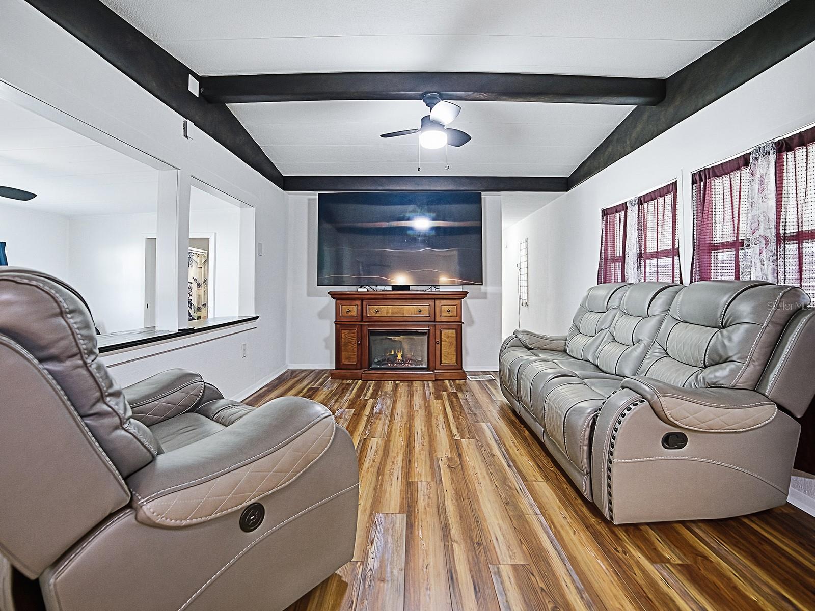 211 RUE DE PARESSE, TAVARES, FL — photo 4