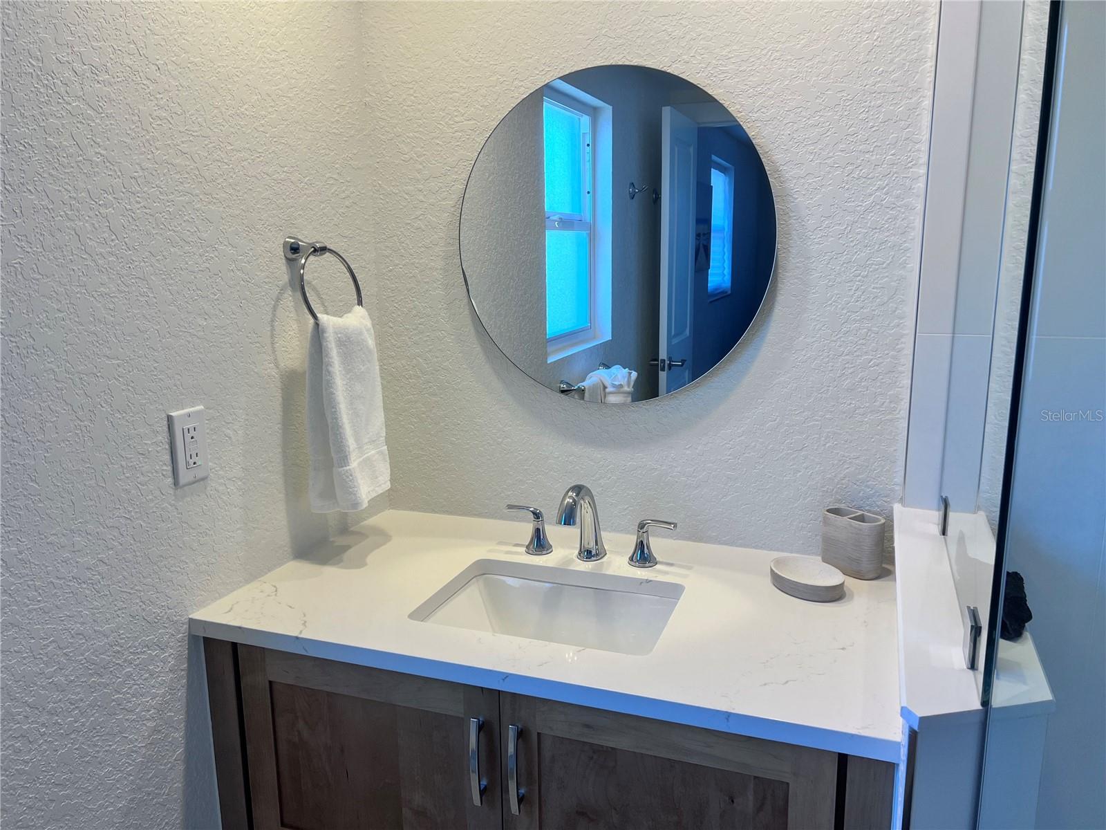 6154 MIDNIGHT PASS RD #B06, SARASOTA, FL — photo 31