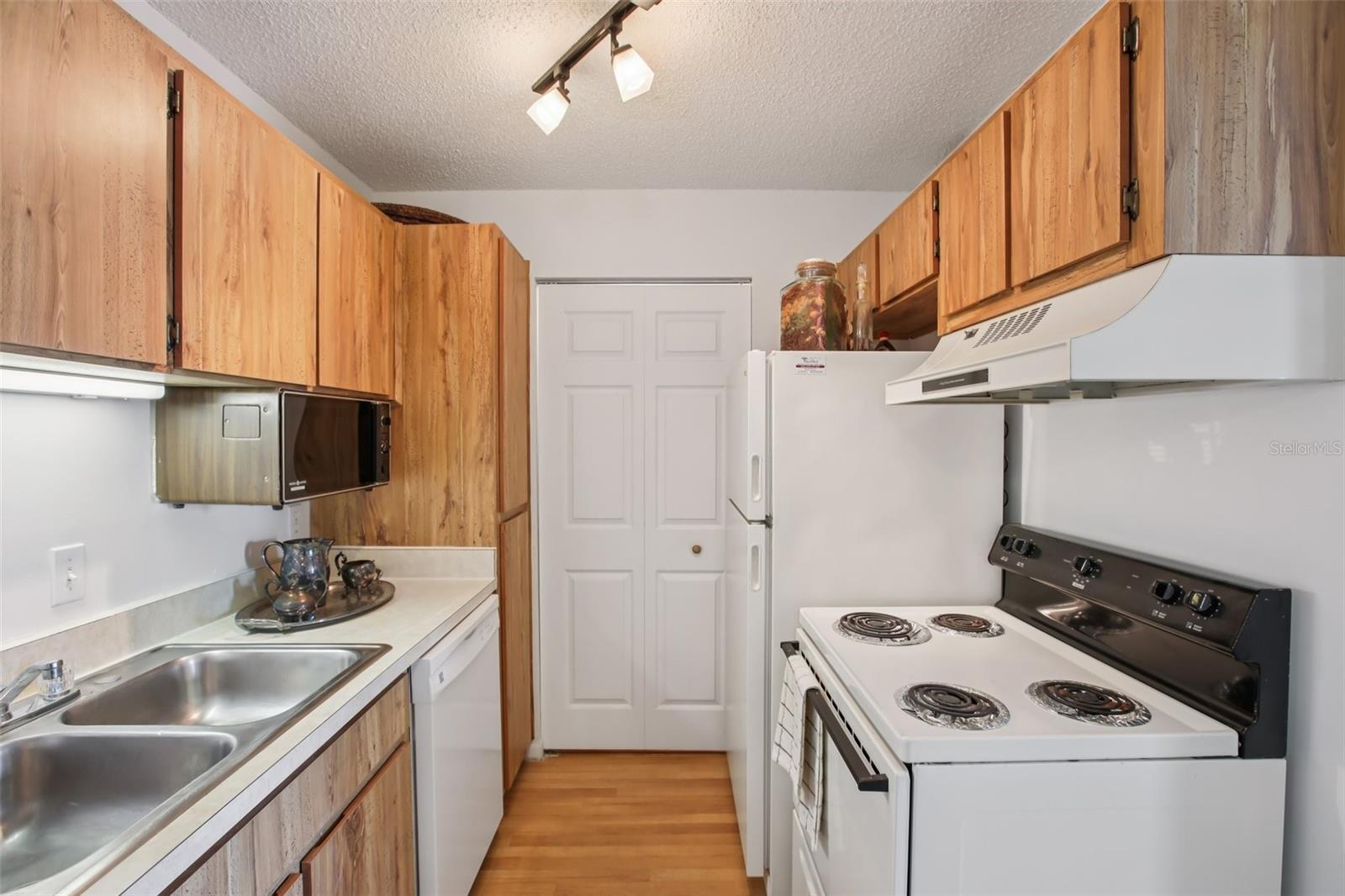 455 ALT 19 S #42 & 46, PALM HARBOR, FL — photo 26