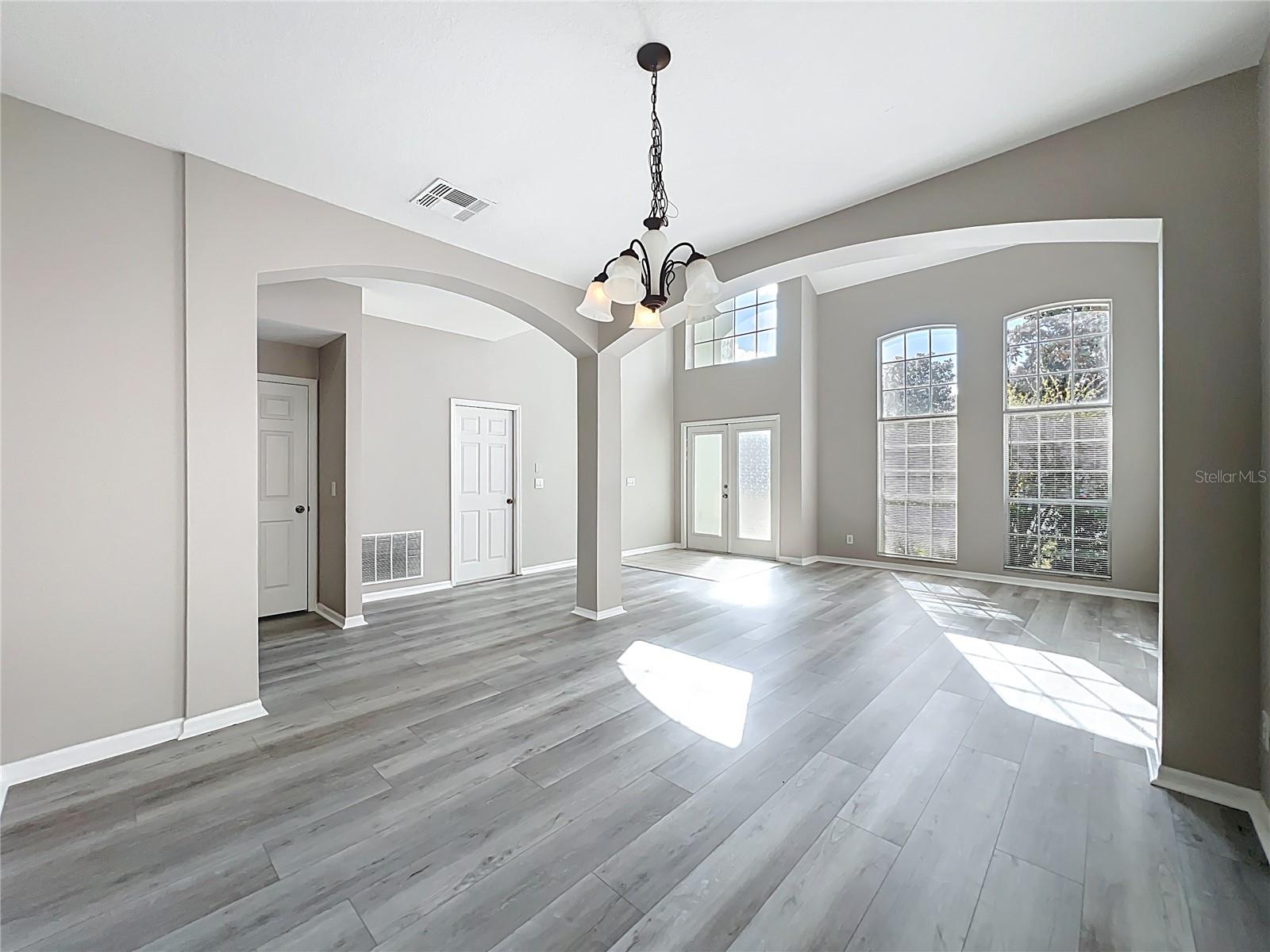33411 TERRAGONA DR, SORRENTO, FL — photo 15