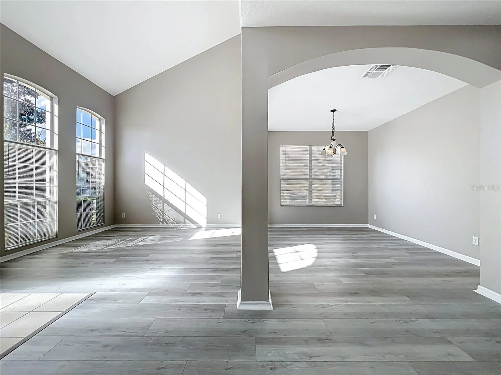 33411 TERRAGONA DR, SORRENTO, FL — photo 21