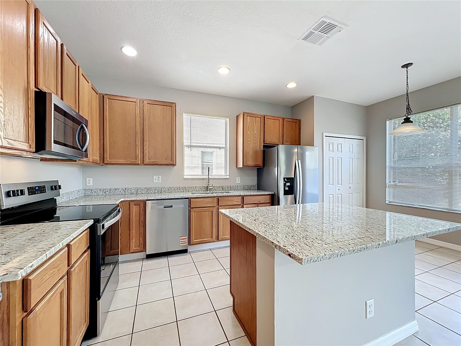 33411 TERRAGONA DR, SORRENTO, FL — photo 23