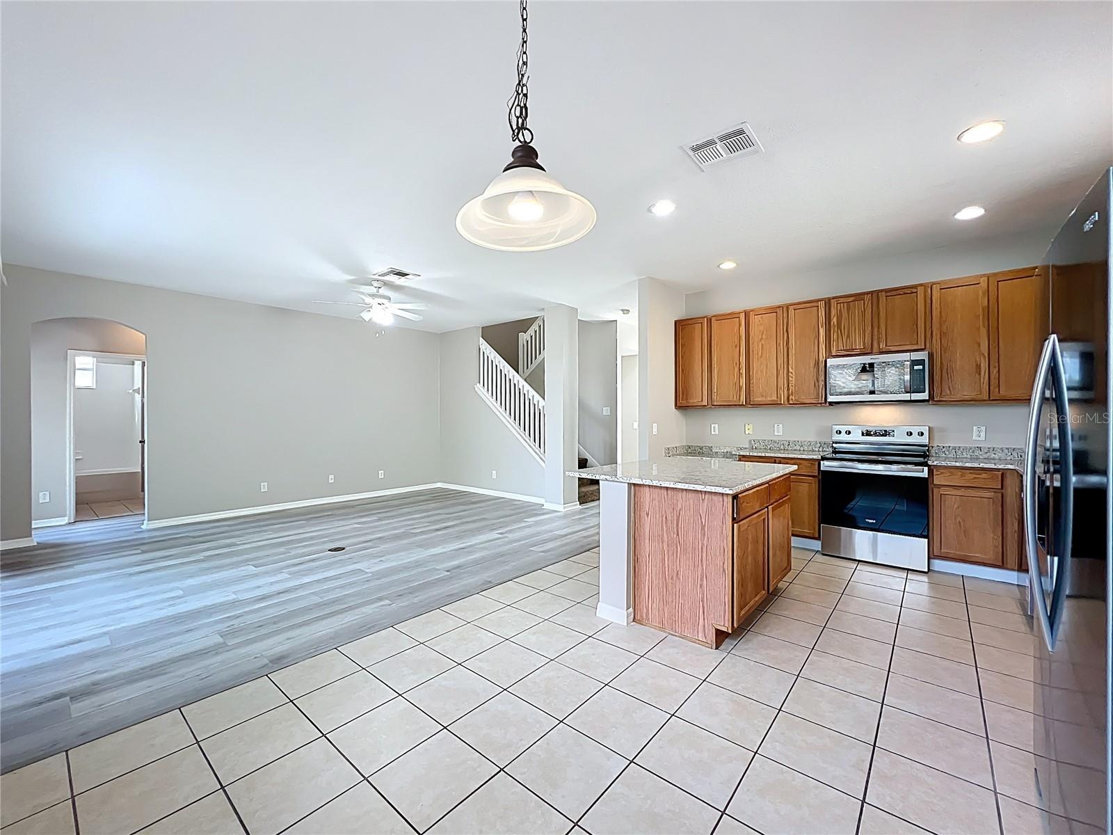 33411 TERRAGONA DR, SORRENTO, FL — photo 34