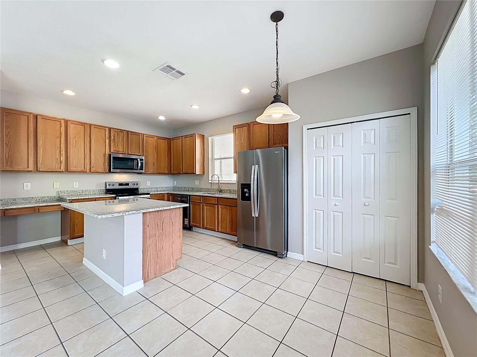33411 TERRAGONA DR, SORRENTO, FL — photo 37