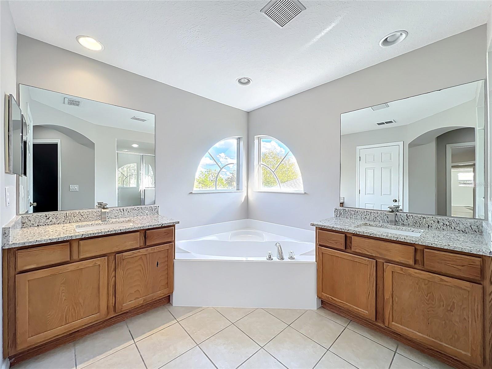 33411 TERRAGONA DR, SORRENTO, FL — photo 101