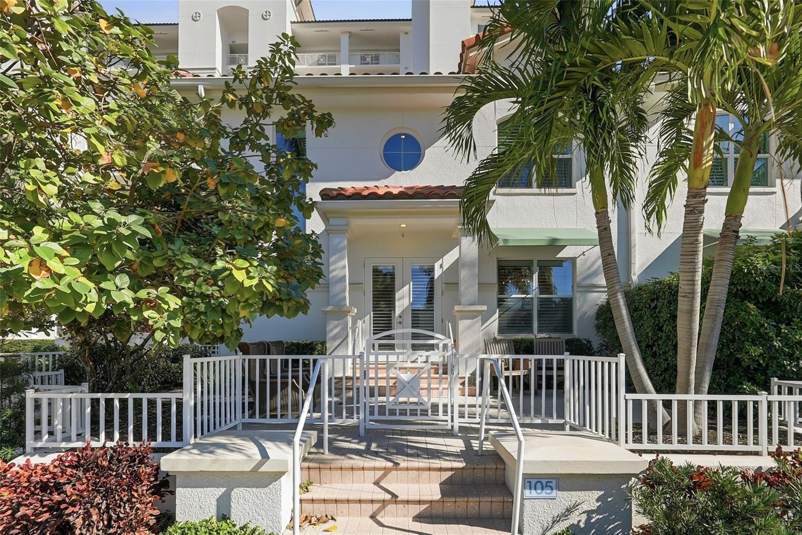 1325 SNELL ISLE BLVD NE #105, ST PETERSBURG, FL