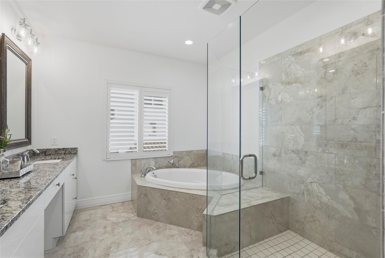 1325 SNELL ISLE BLVD NE #105, ST PETERSBURG, FL — photo 31