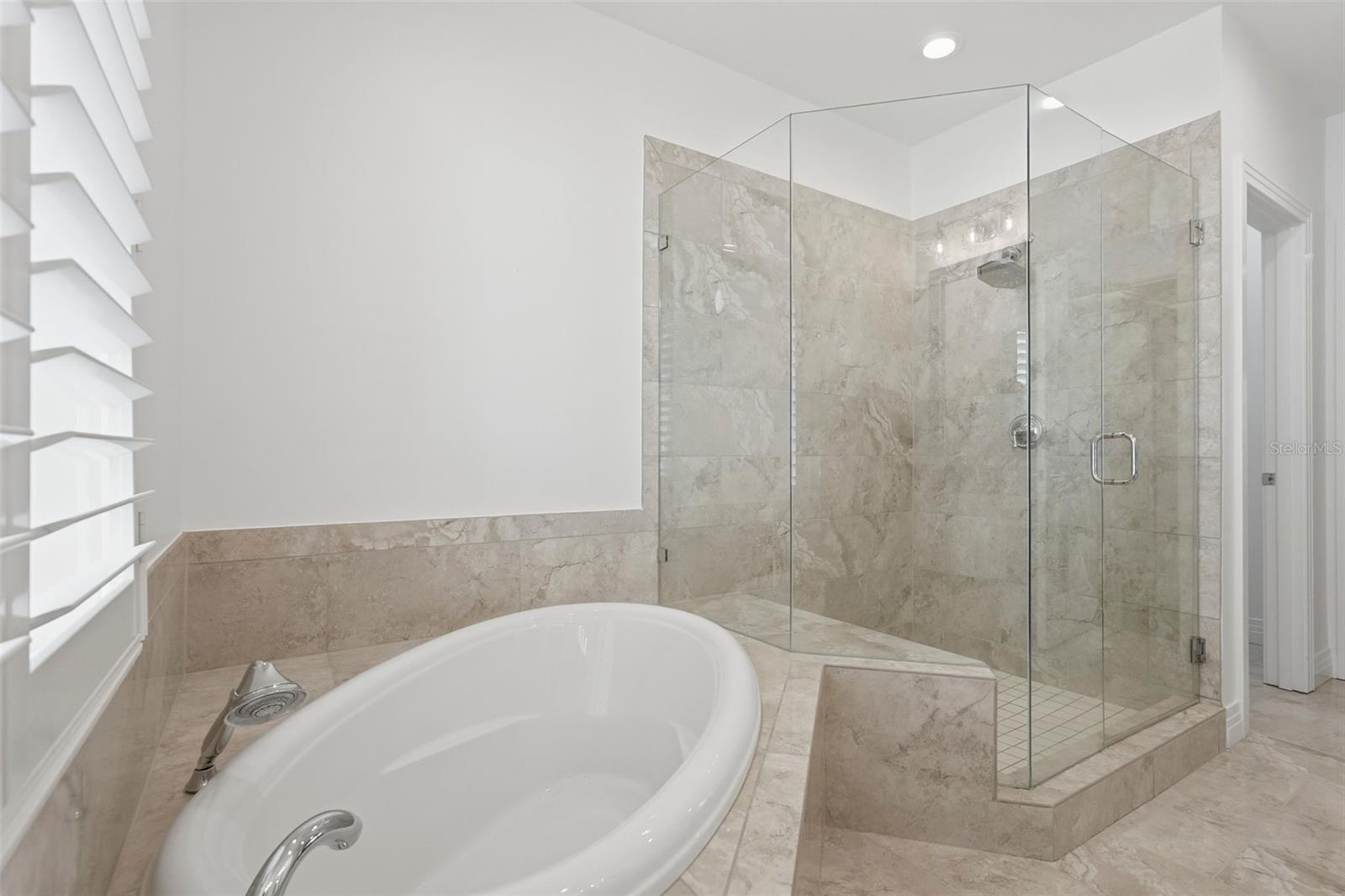 1325 SNELL ISLE BLVD NE #105, ST PETERSBURG, FL — photo 33