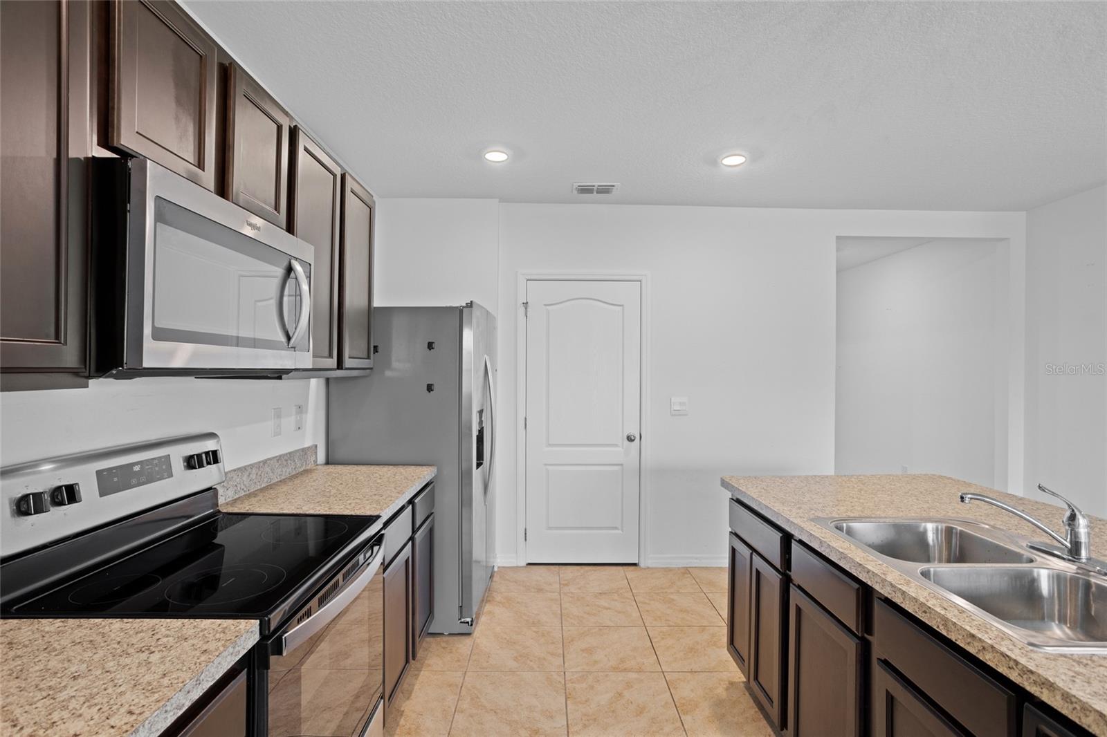 2143 KALIN WAY, TAVARES, FL — photo 44