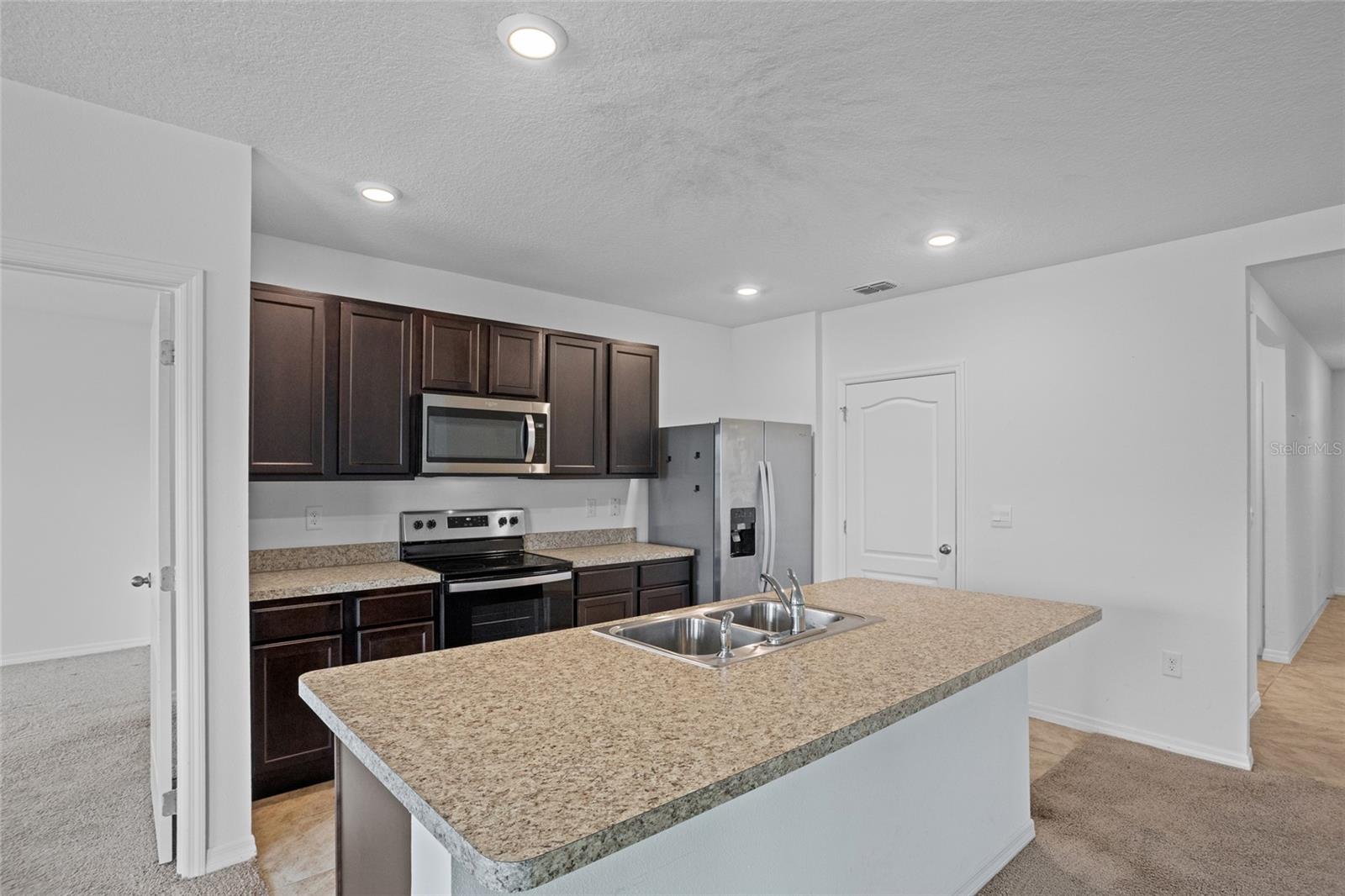 2143 KALIN WAY, TAVARES, FL — photo 38
