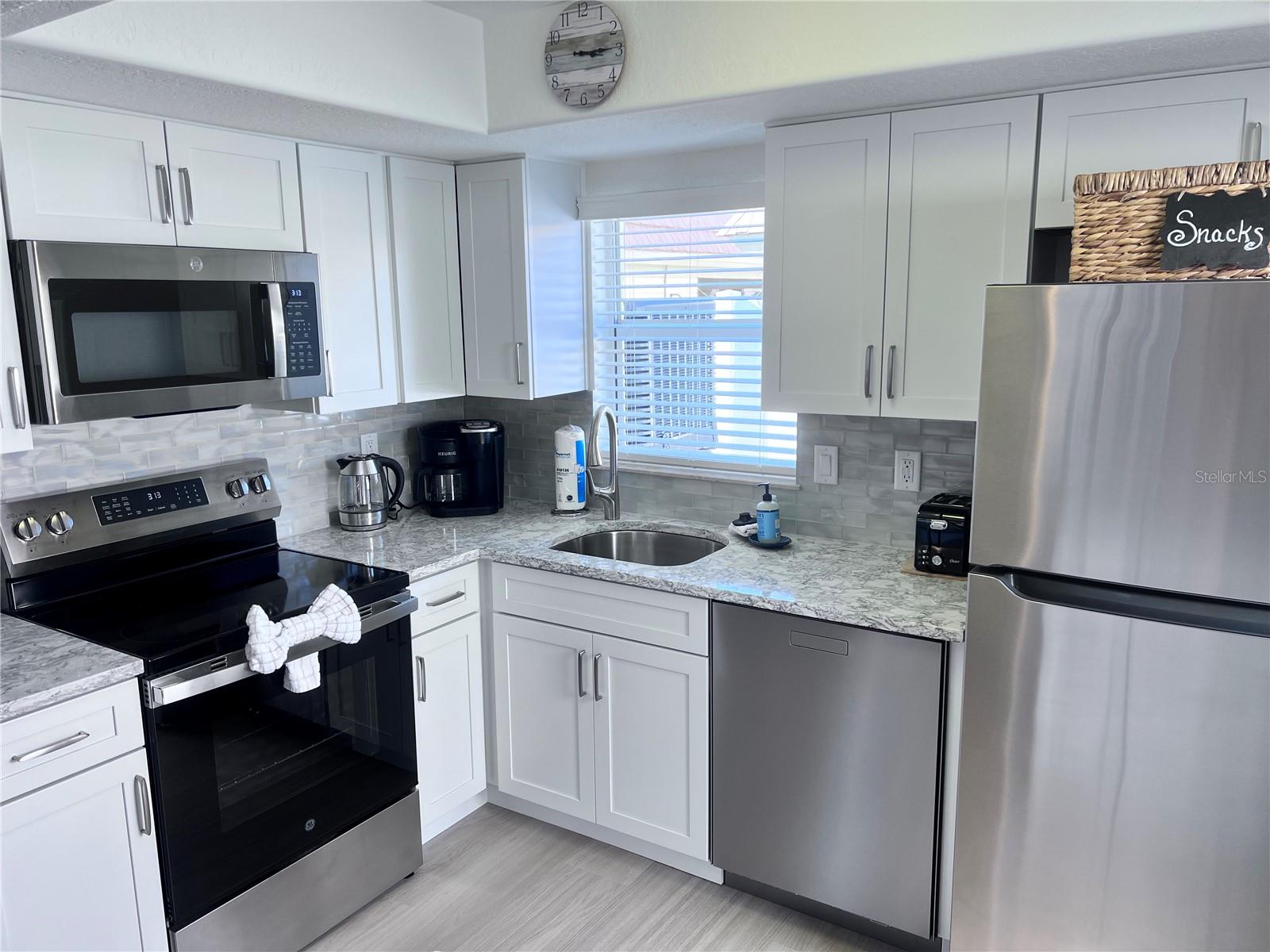 6154 MIDNIGHT PASS RD #A11, SARASOTA, FL — photo 4