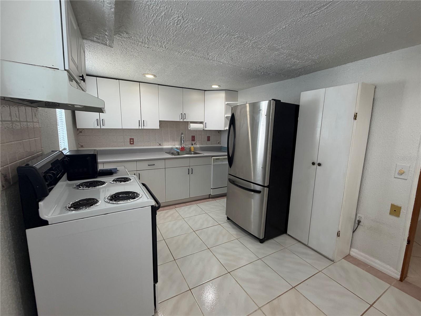 1919 W NORTH A ST, TAMPA, FL — photo 37