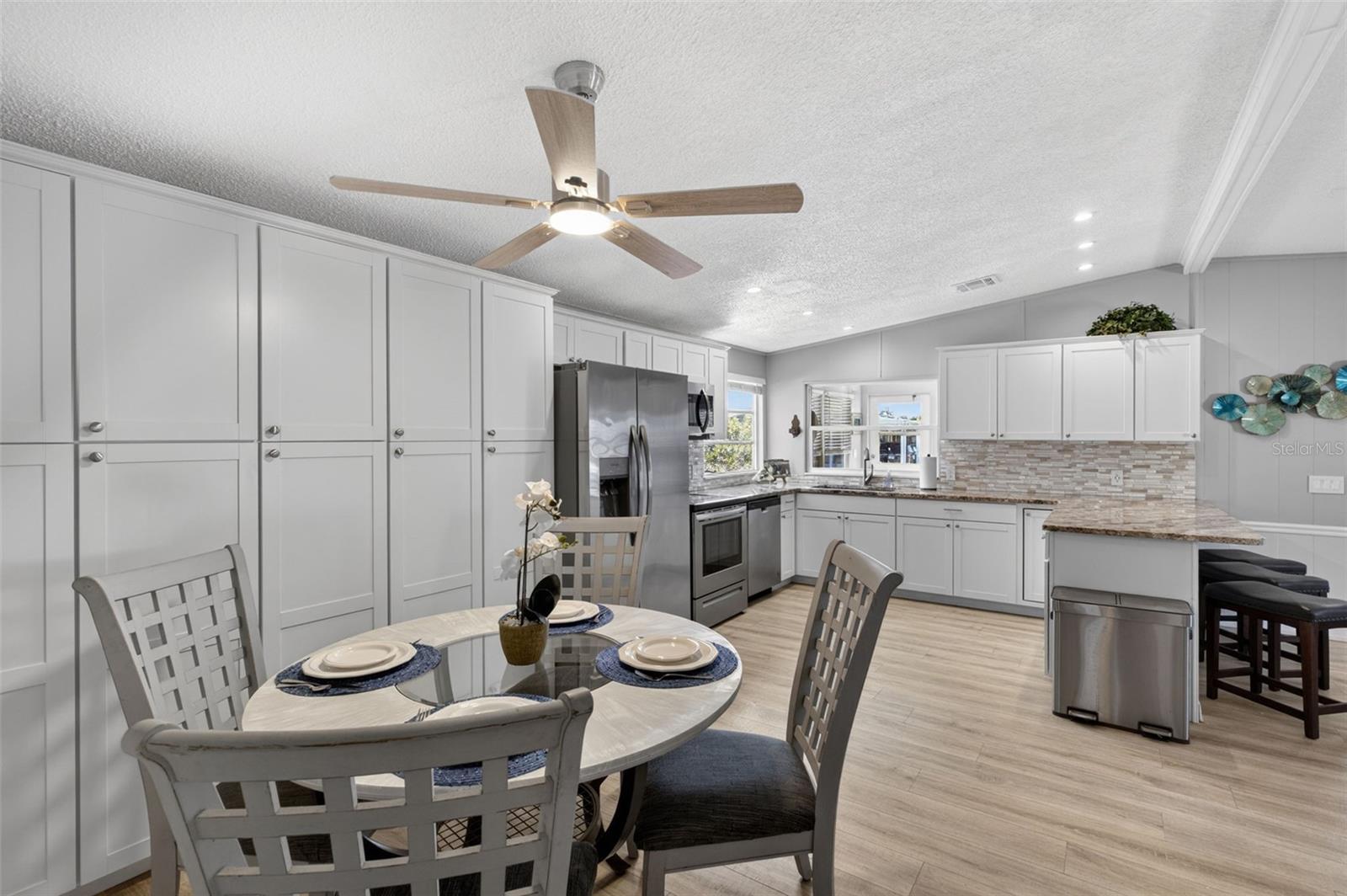 537 LA PLAYA CIR, NORTH PORT, FL — photo 6