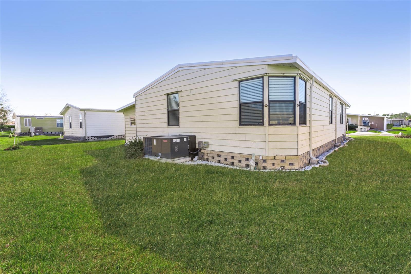 537 LA PLAYA CIR, NORTH PORT, FL — photo 31