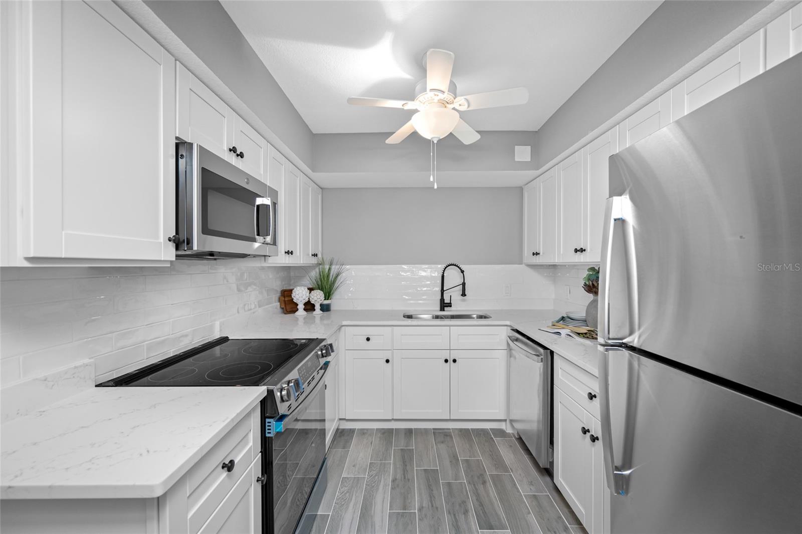 1401 GULF BLVD #113, CLEARWATER BEACH, FL — photo 9