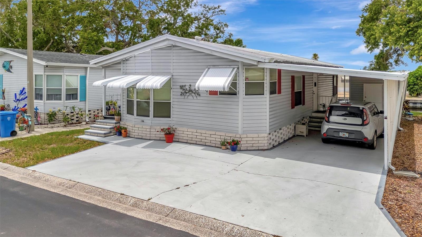 106 N SAINT GEORGE CIR, APOLLO BEACH, FL