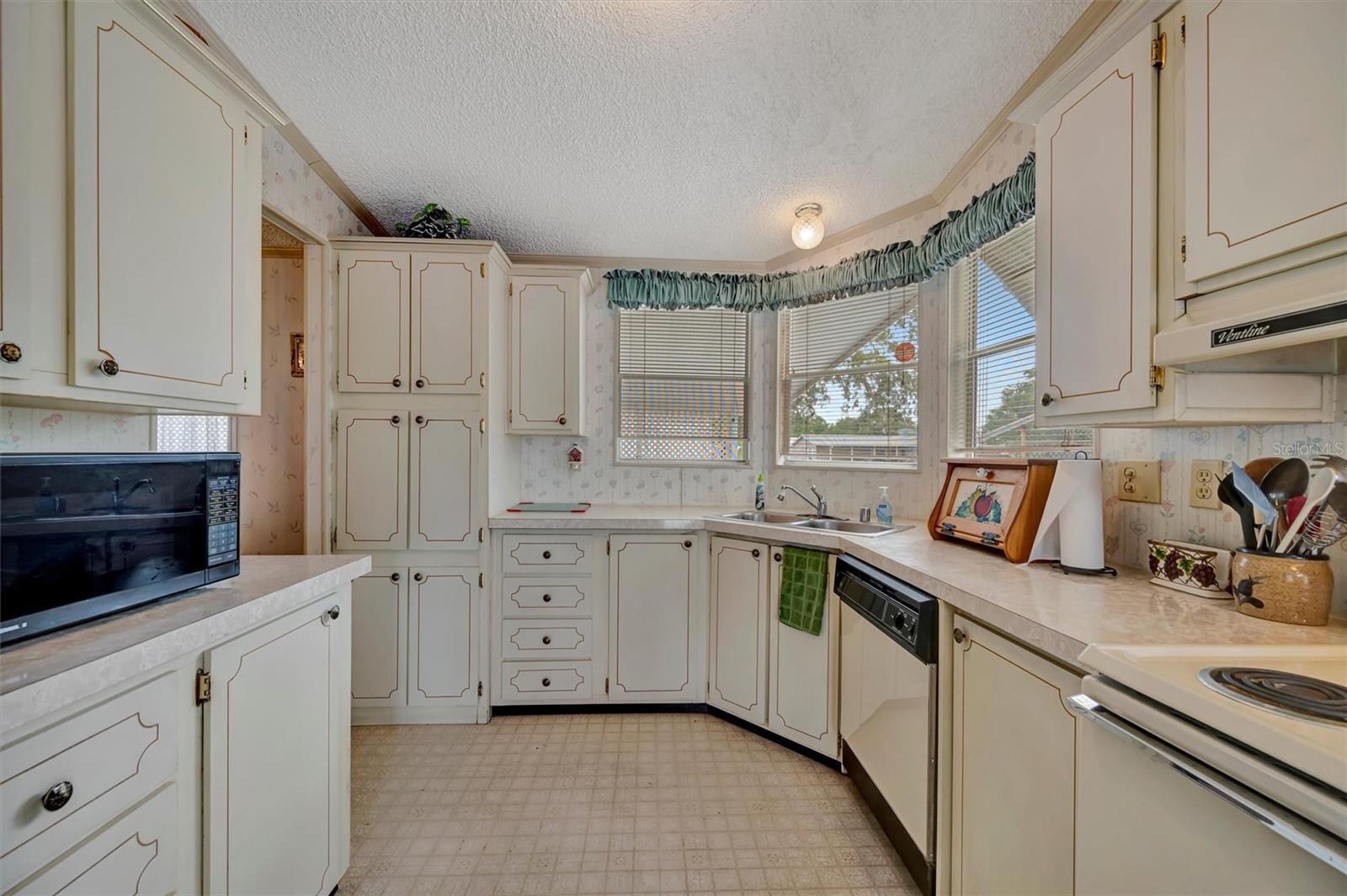106 N SAINT GEORGE CIR, APOLLO BEACH, FL — photo 7