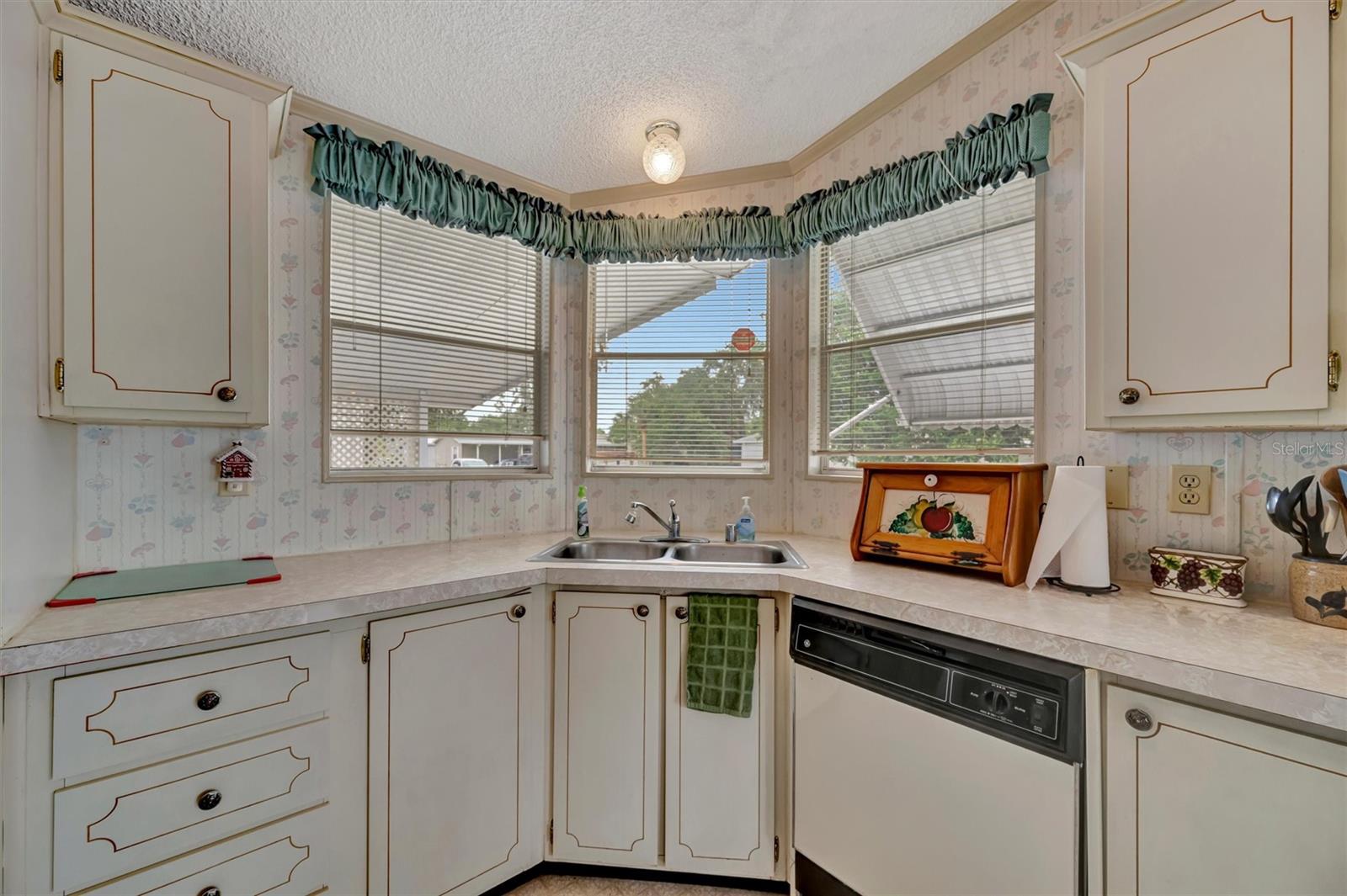 106 N SAINT GEORGE CIR, APOLLO BEACH, FL — photo 8