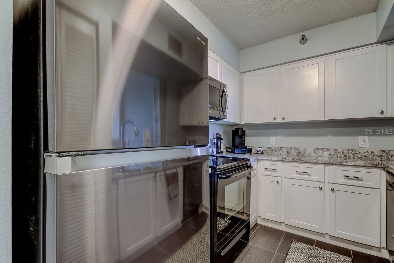 2333 FEATHER SOUND DR #B211, CLEARWATER, FL — photo 3