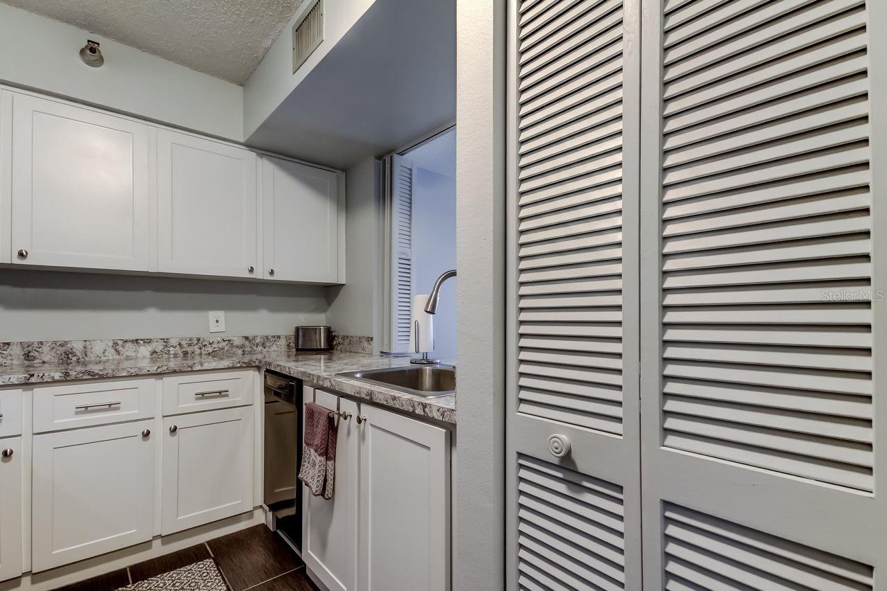 2333 FEATHER SOUND DR #B211, CLEARWATER, FL — photo 8