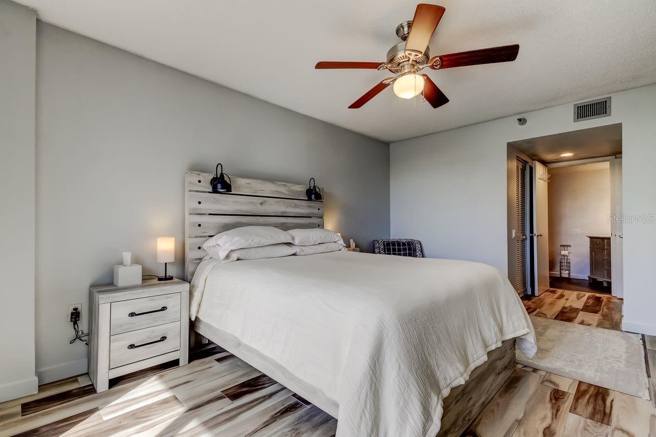 2333 FEATHER SOUND DR #B211, CLEARWATER, FL — photo 21