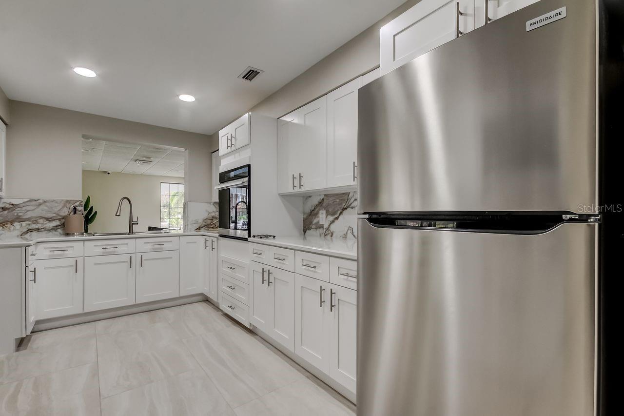 2333 FEATHER SOUND DR #B211, CLEARWATER, FL — photo 29