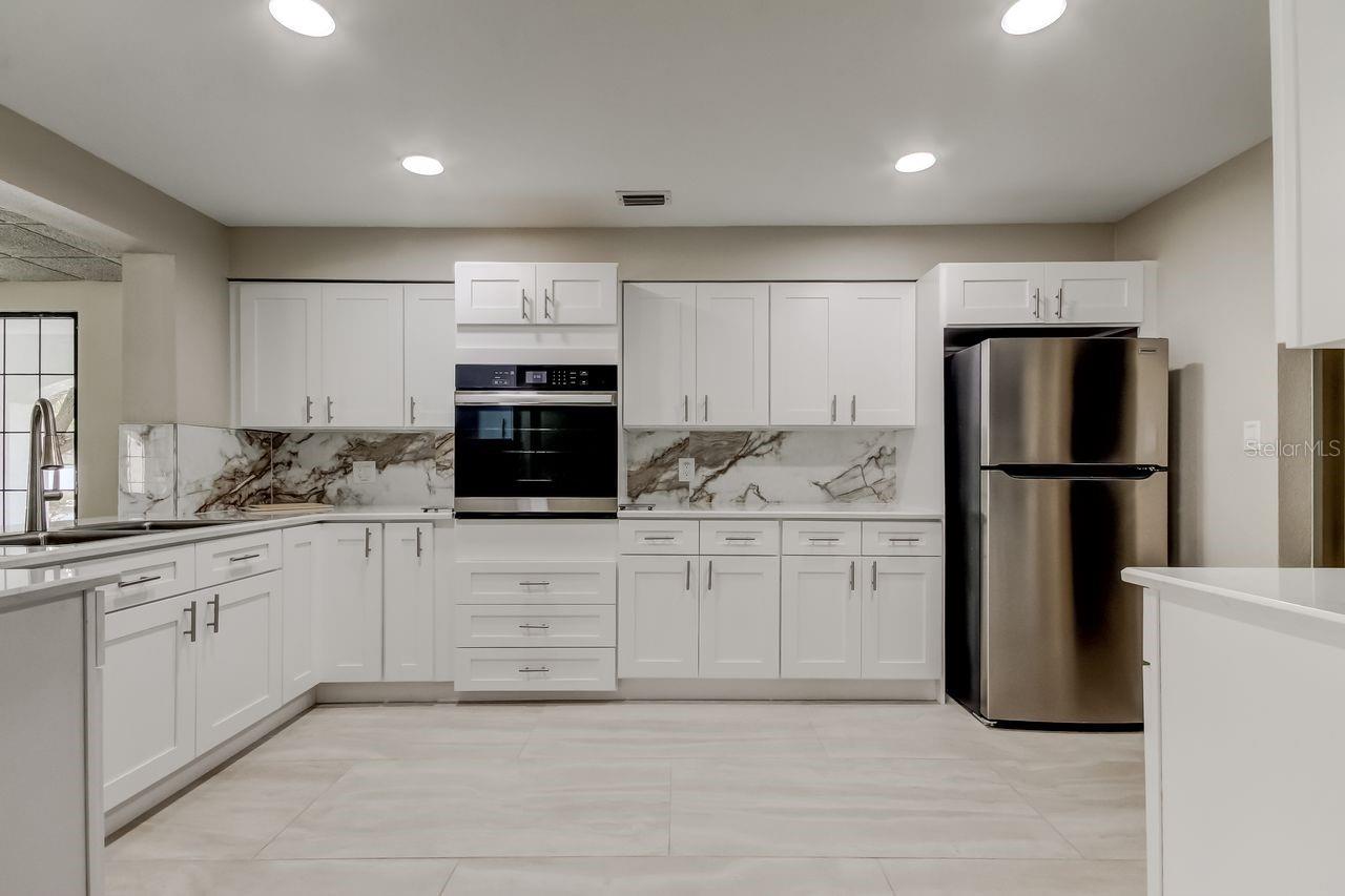 2333 FEATHER SOUND DR #B211, CLEARWATER, FL — photo 30