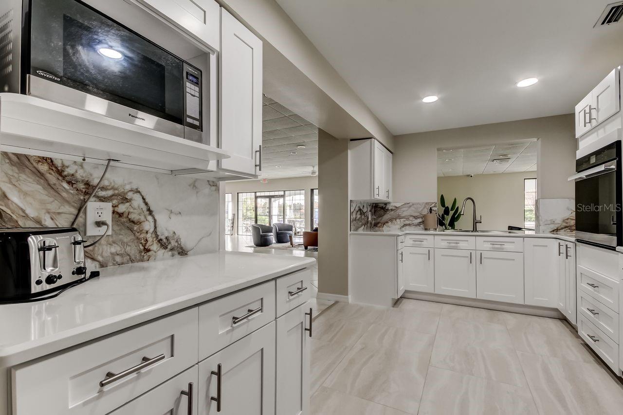 2333 FEATHER SOUND DR #B211, CLEARWATER, FL — photo 31