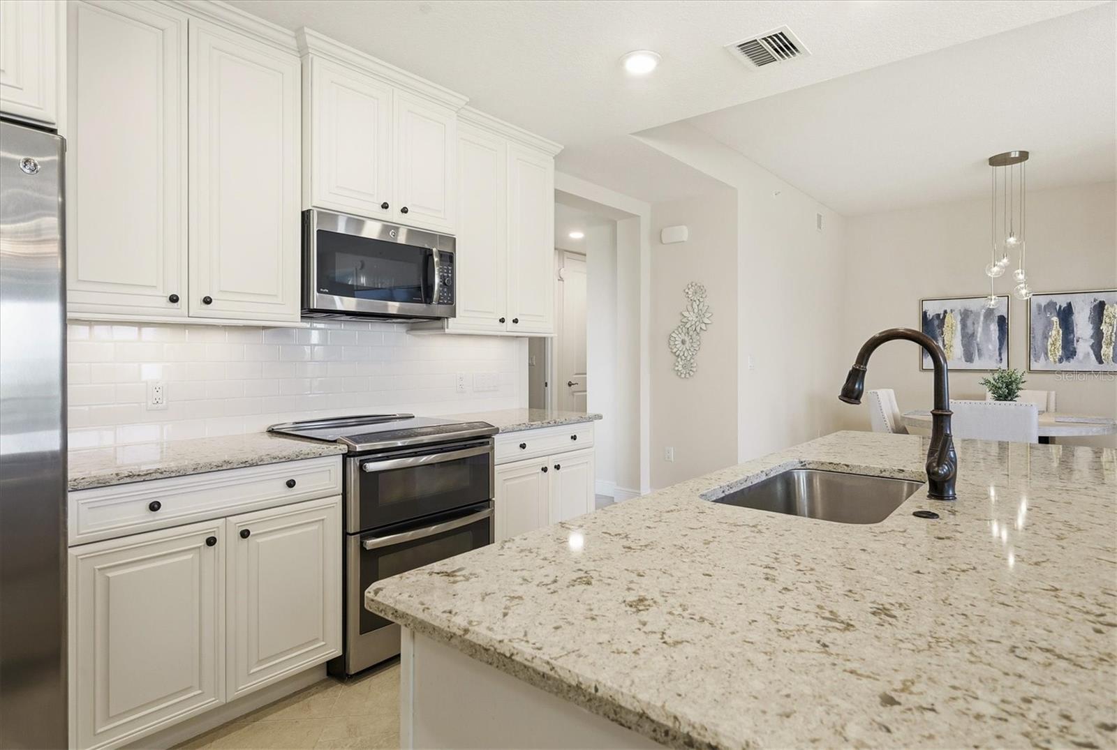 395 ARUBA CIR #303, BRADENTON, FL — photo 13