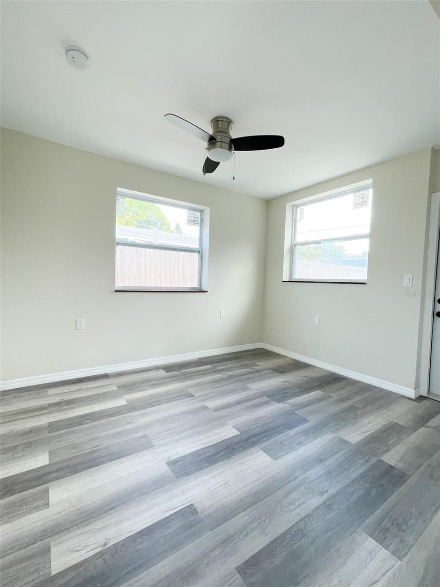 4537 10TH AVE S, ST PETERSBURG, FL — photo 9