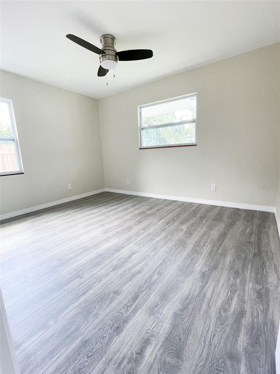 4537 10TH AVE S, ST PETERSBURG, FL — photo 11