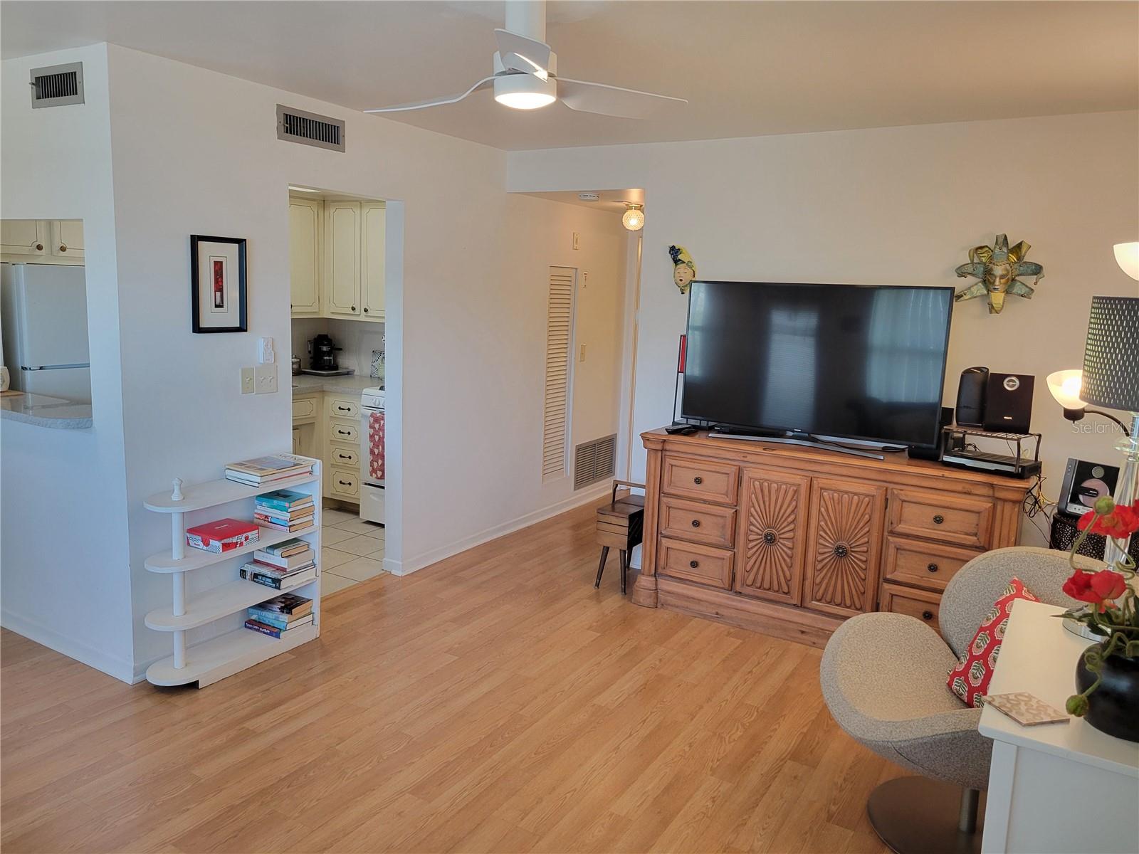 5945 21ST ST N #18, ST PETERSBURG, FL — photo 7
