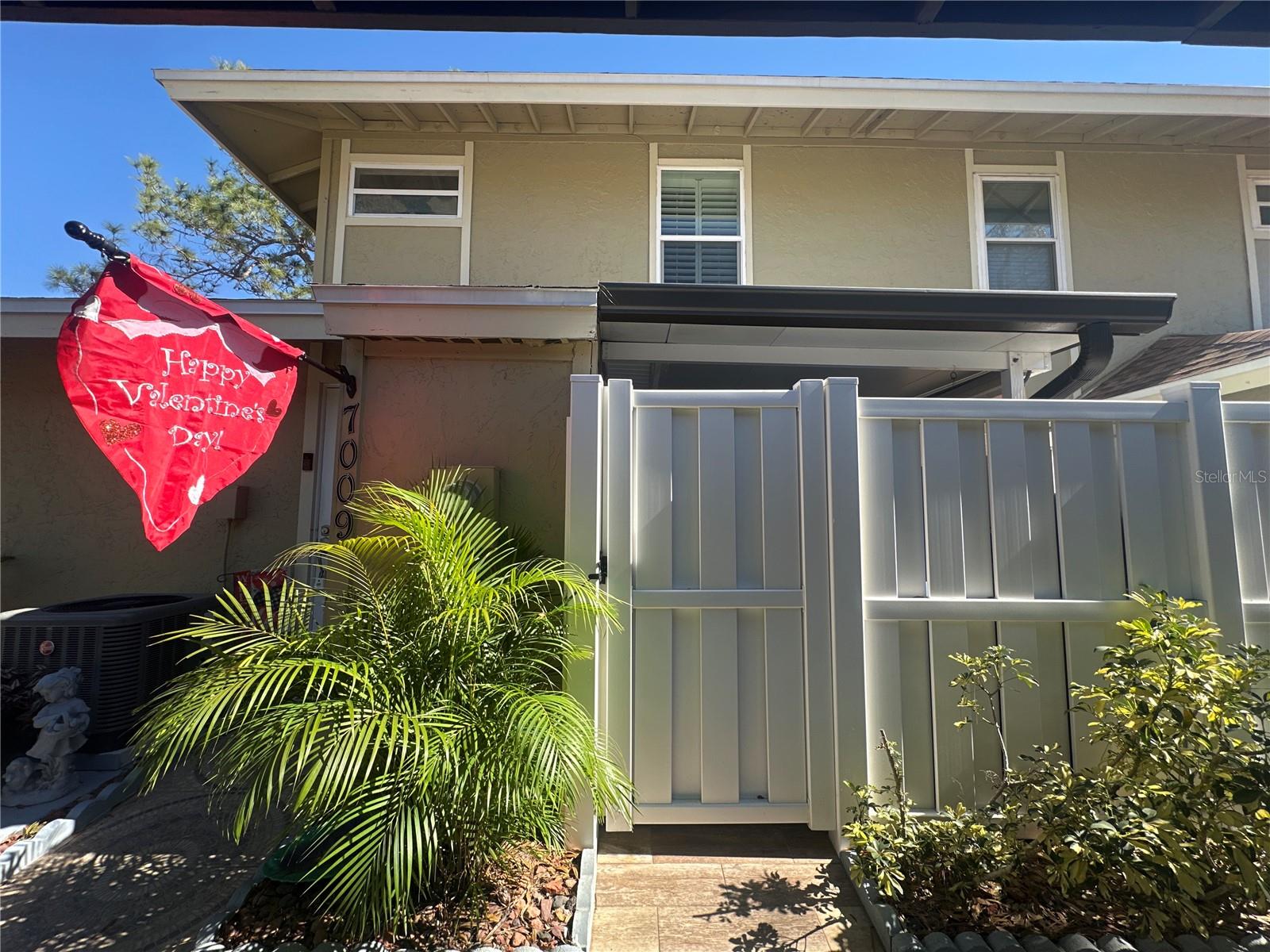 7009 SALINAS CT, TAMPA, FL — photo 2