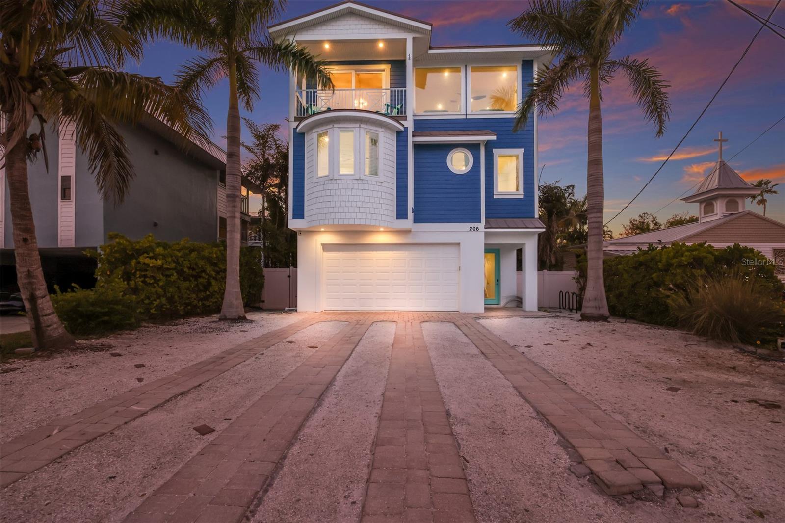 206 CHURCH AVE, BRADENTON BEACH, FL — photo 2