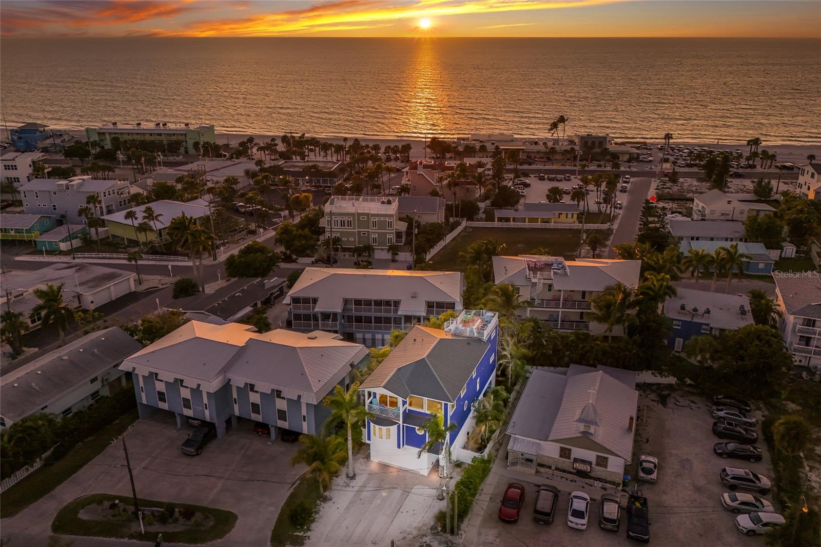 206 CHURCH AVE, BRADENTON BEACH, FL