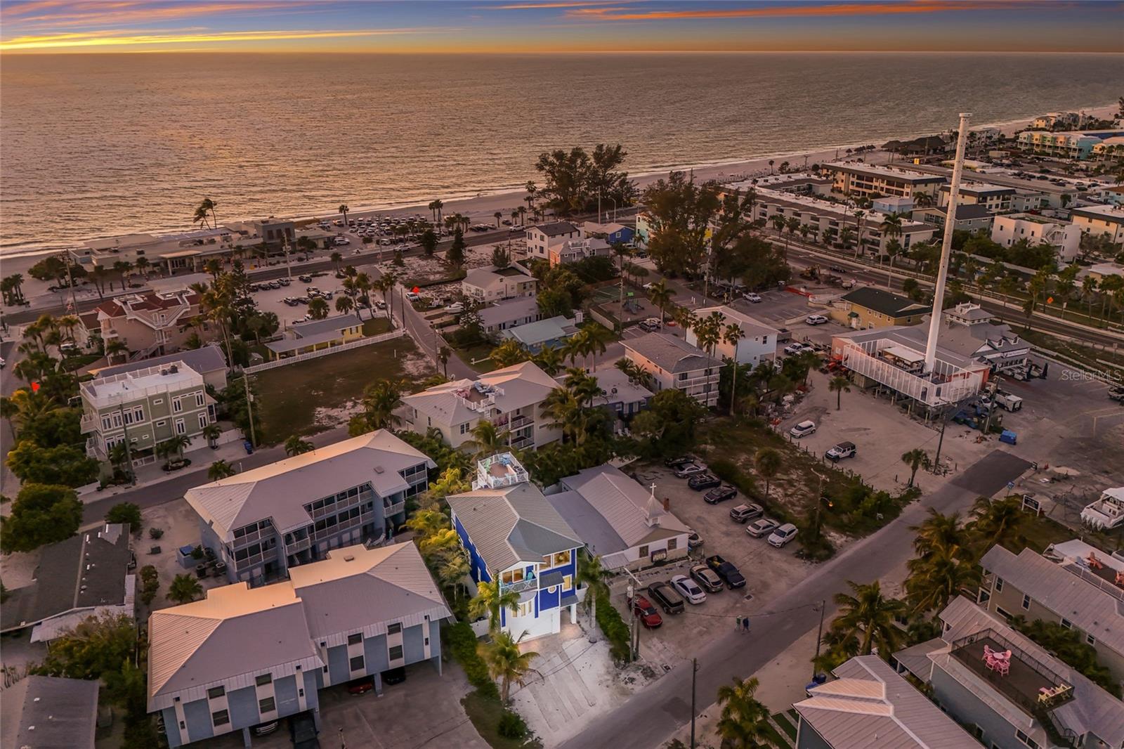206 CHURCH AVE, BRADENTON BEACH, FL — photo 4