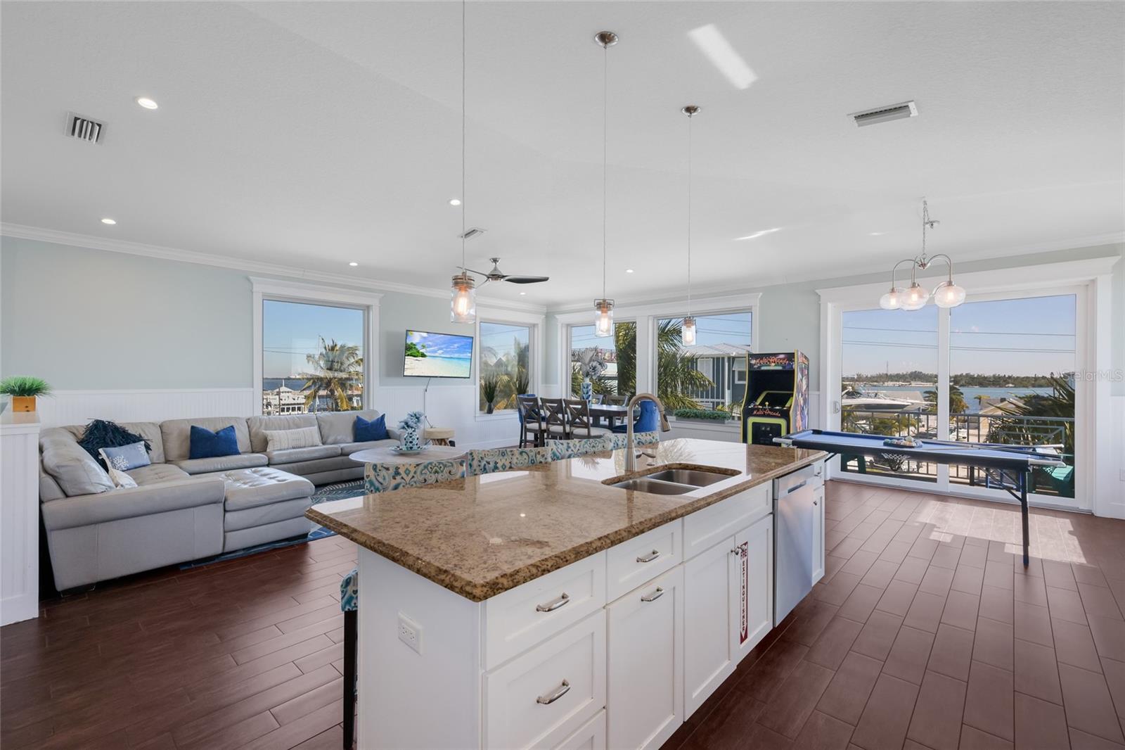 206 CHURCH AVE, BRADENTON BEACH, FL — photo 81