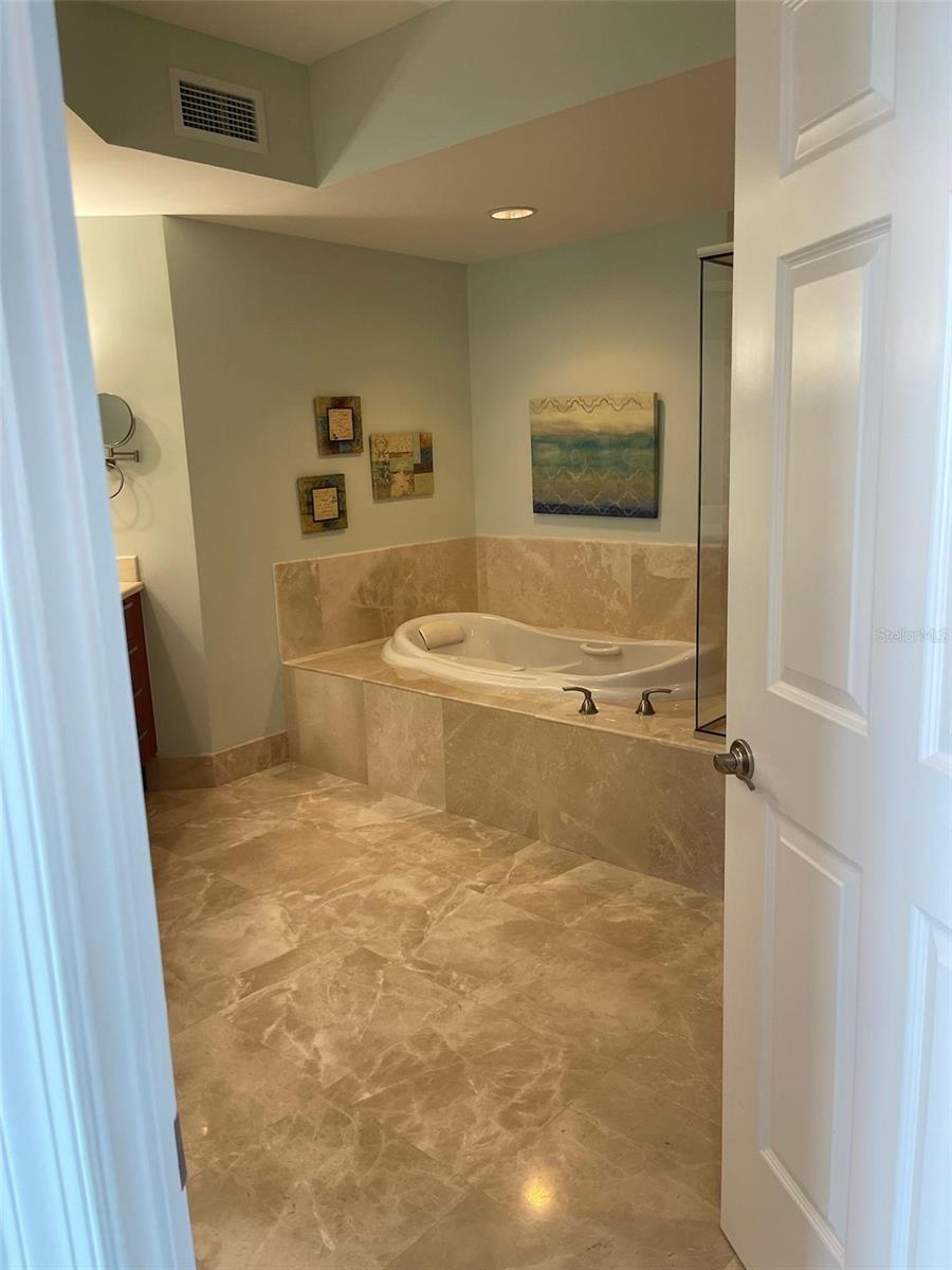 241 RIVERSIDE DR #410, DAYTONA BEACH, FL — photo 27