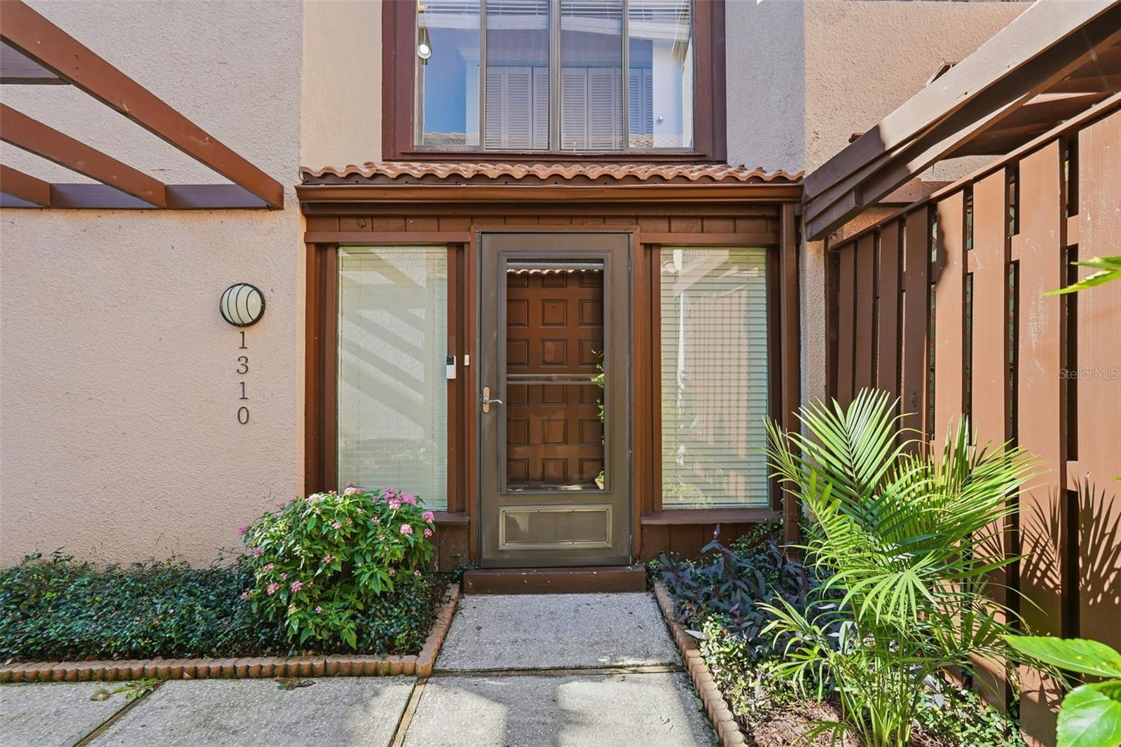 1310 PELICAN CREEK XING, ST PETERSBURG, FL — photo 3