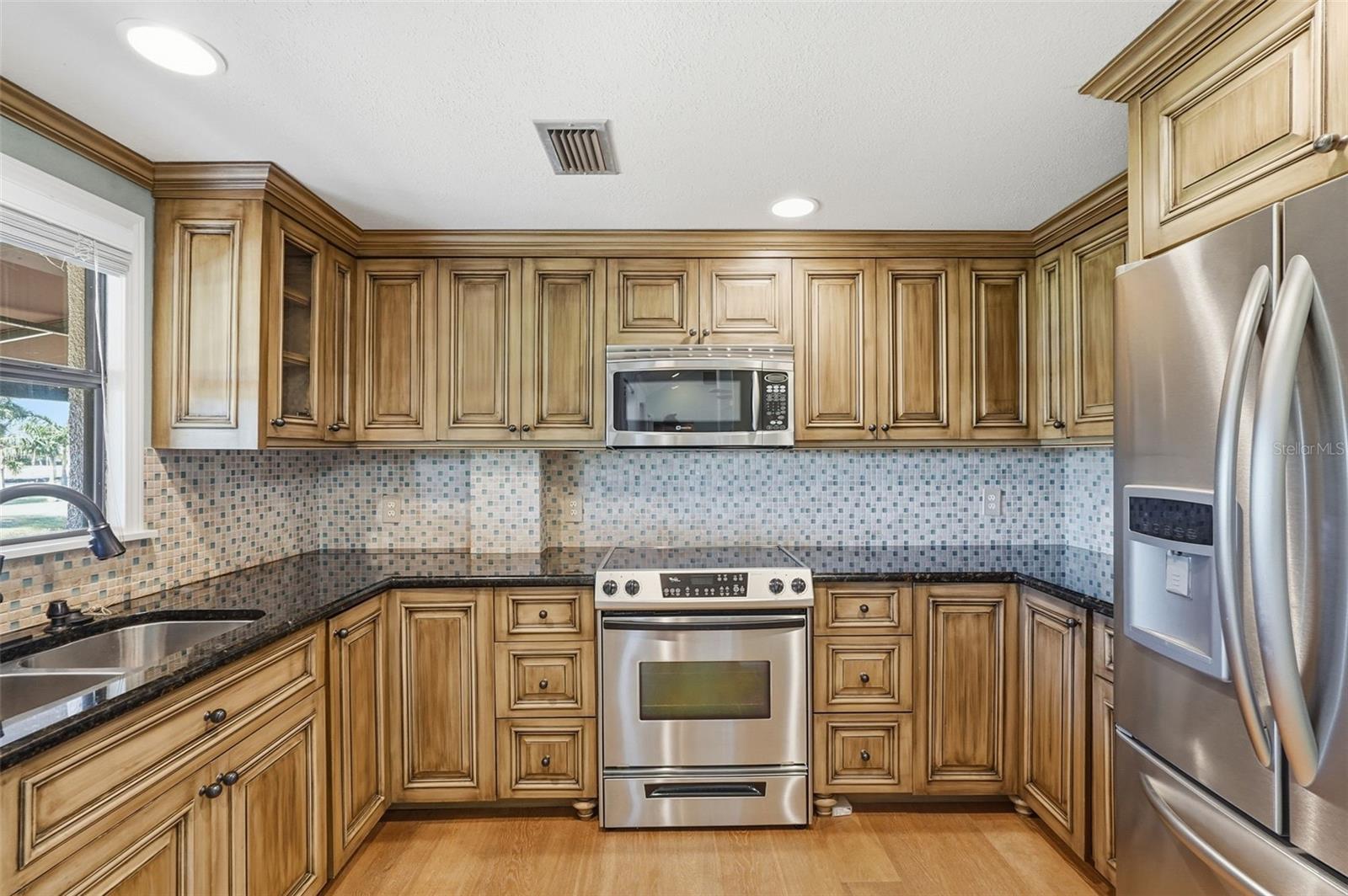 1310 PELICAN CREEK XING, ST PETERSBURG, FL — photo 11